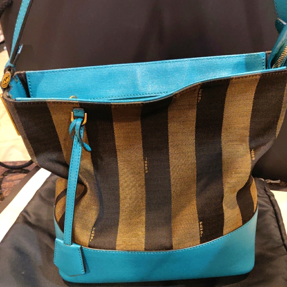 Authenticated Fendi penguin crossbody bucket bag